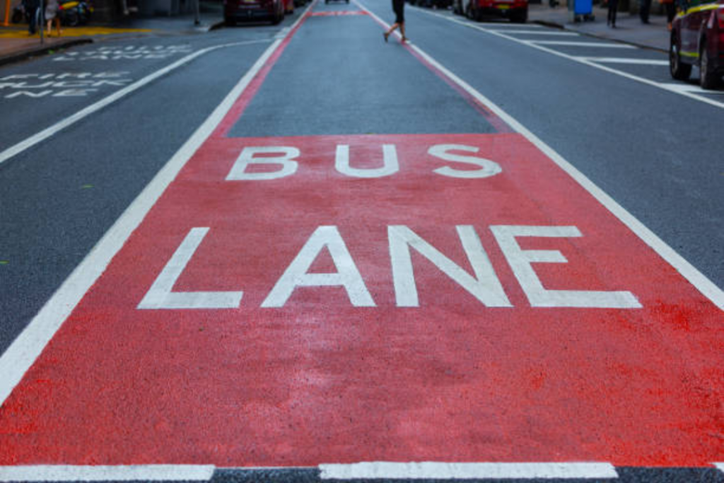 can motorcycles use bus lanes in united kingdom?